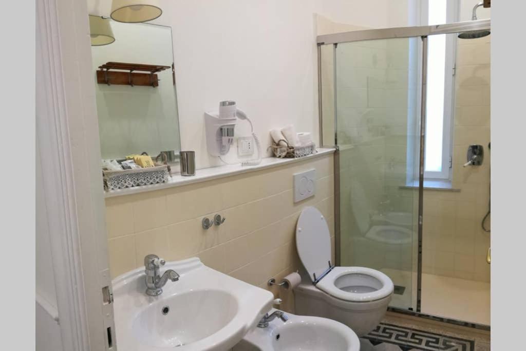 Apartament Casa Retro. Historic Center - La Spezia Zewnętrze zdjęcie