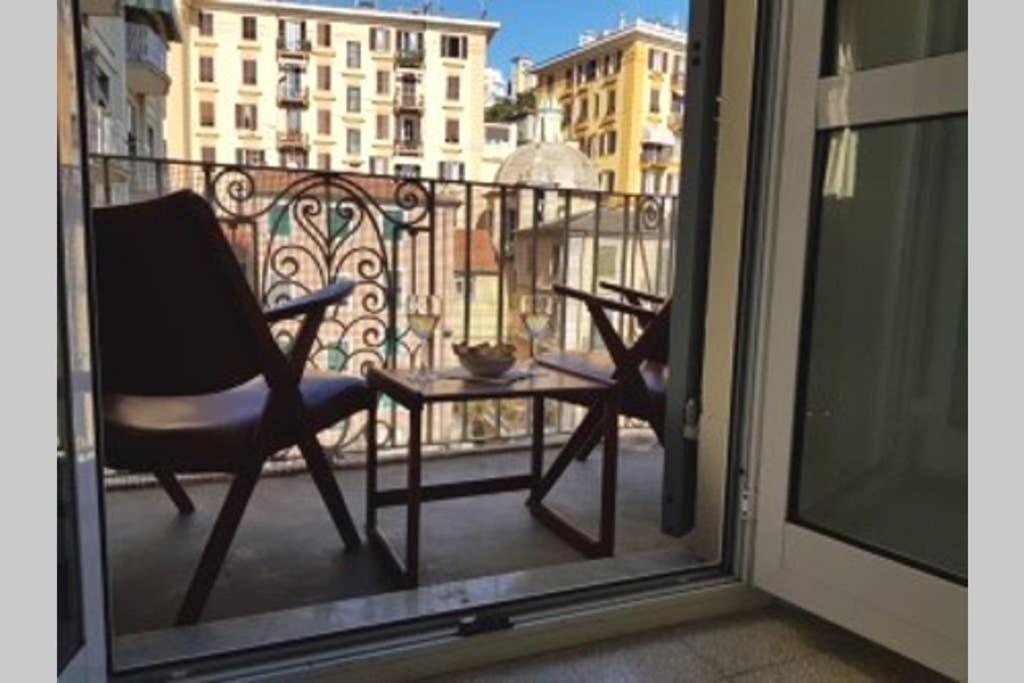 Apartament Casa Retro. Historic Center - La Spezia Zewnętrze zdjęcie
