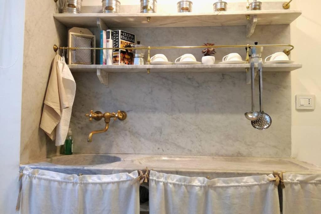 Apartament Casa Retro. Historic Center - La Spezia Zewnętrze zdjęcie